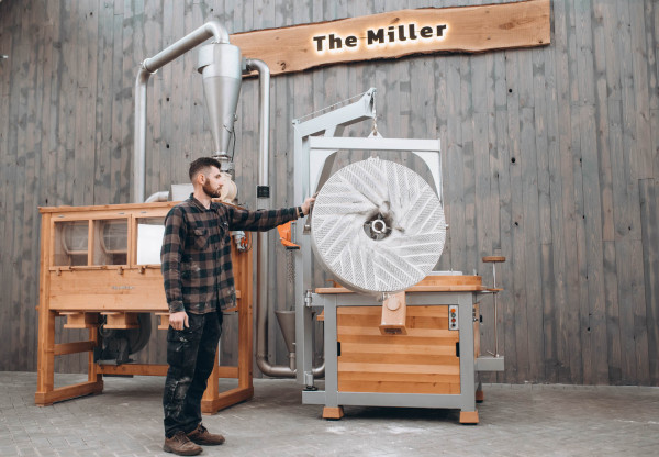 On-farm stone milling and farm autonomy: how to build independent grain processing