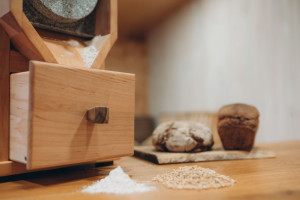 Мельница домашняя ручная на каменных жерновах H15