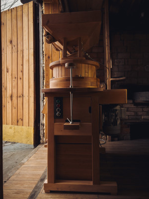 Stone mill for flour with sifter D30S mini