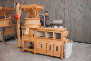 Mill with sifter D-50S