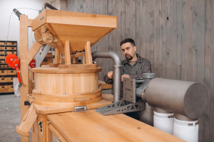 Mill with sifter D-50S