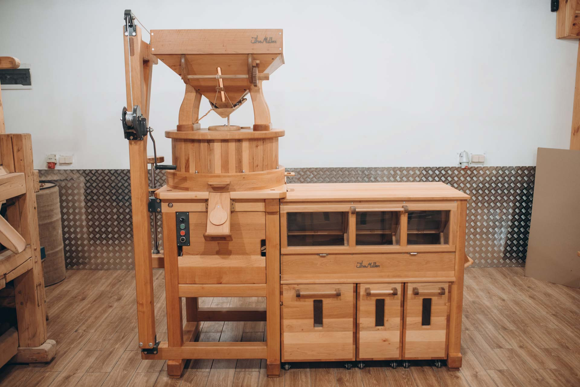 Mill with sifter D-50S